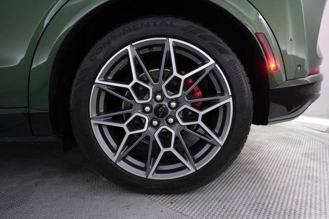 2024 Ford Mustang Mach-E — photo 7 of 21