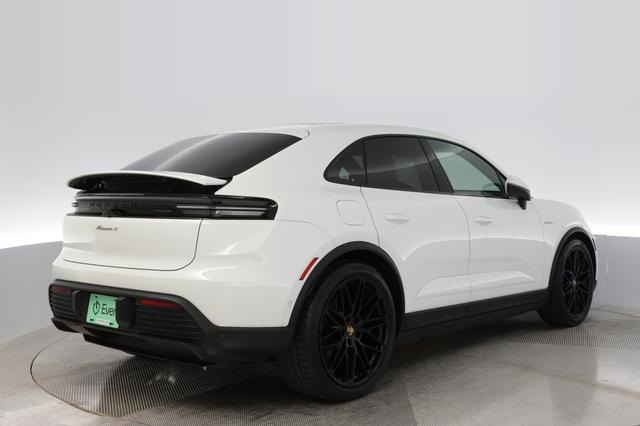 2024 Porsche Macan Electric — photo 2 of 22