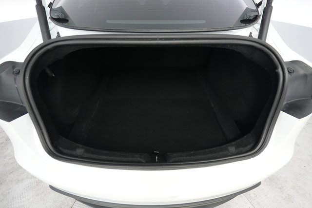 2025 Tesla Model 3 — photo 6 of 21