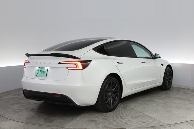 2025 Tesla Model 3 — photo 2 of 21