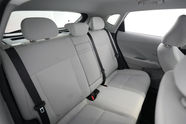 2025 Hyundai Kona Electric — photo 4 of 28