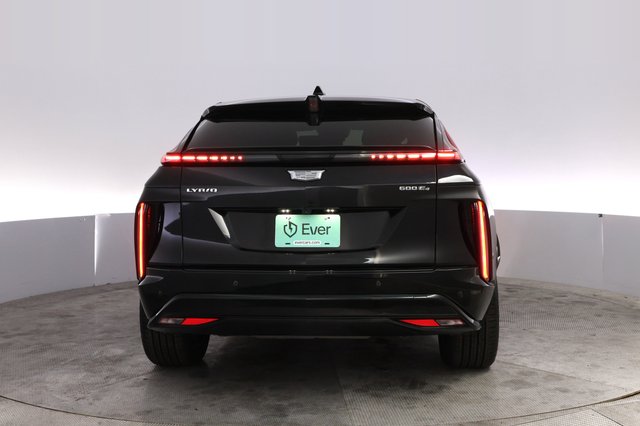 2024 Cadillac Lyriq — photo 12 of 23
