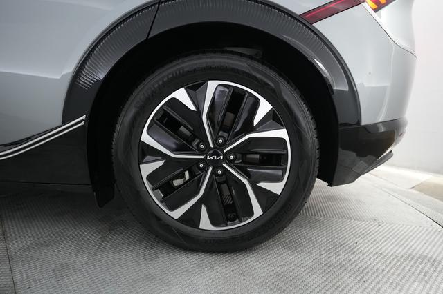 2024 Kia EV6 — photo 7 of 24