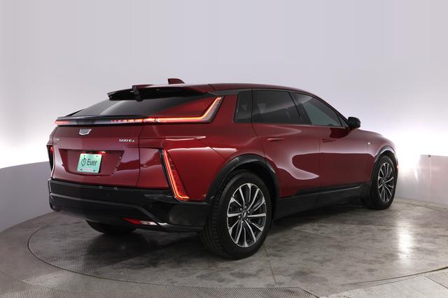 2024 Cadillac Lyriq — photo 2 of 21