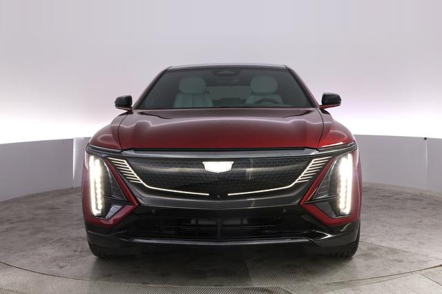 2024 Cadillac Lyriq — photo 9 of 21