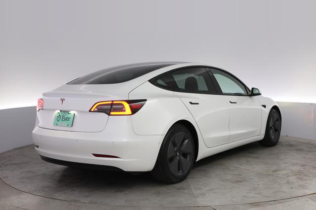 2021 Tesla Model 3 — photo 2 of 24
