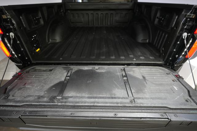 2023 Ford F-150 Lightning — photo 5 of 22