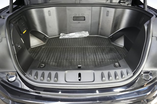 2023 Ford F-150 Lightning — photo 13 of 22