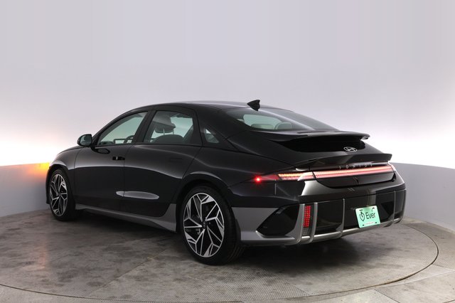 2023 Hyundai IONIQ 6 — photo 13 of 26