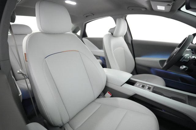 2023 Hyundai IONIQ 6 — photo 18 of 26