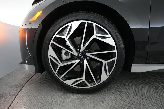 2023 Hyundai IONIQ 6 — photo 15 of 26