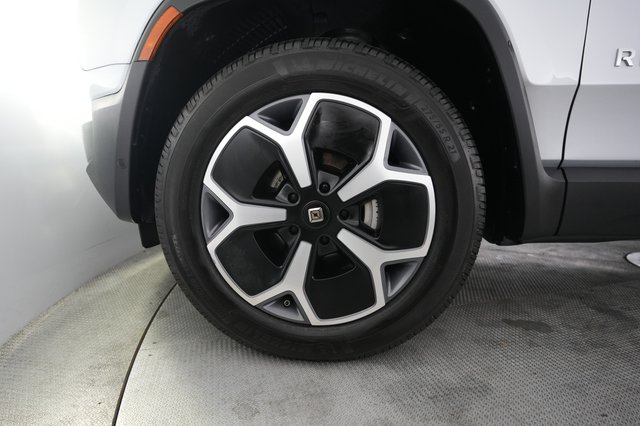 2024 Rivian R1T — photo 15 of 25