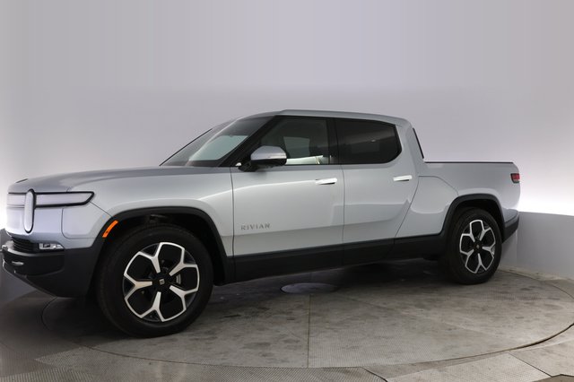 2024 Rivian R1T — photo 14 of 25