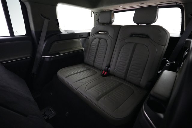 2024 Rivian R1S — photo 20 of 26