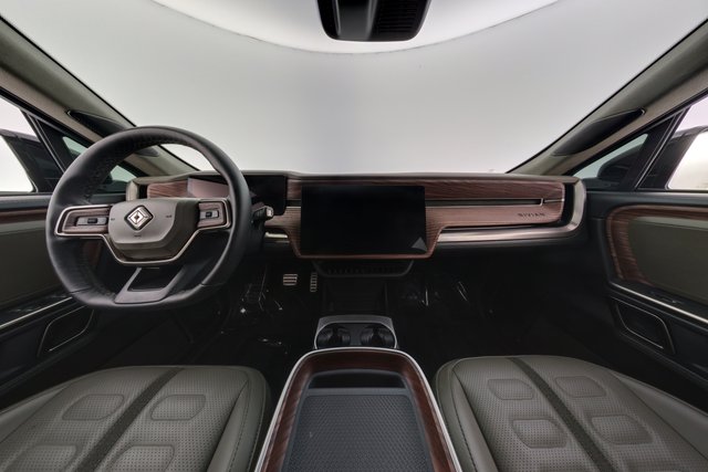 2024 Rivian R1S — photo 23 of 26