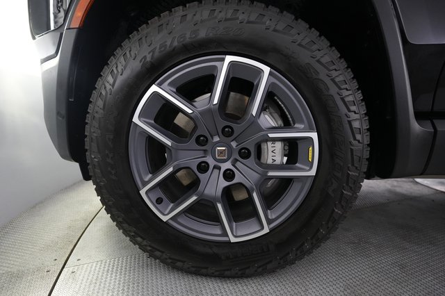 2024 Rivian R1S — photo 15 of 26