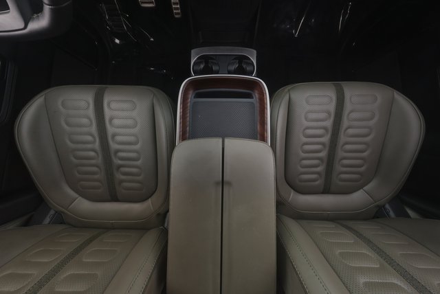 2024 Rivian R1S — photo 24 of 26