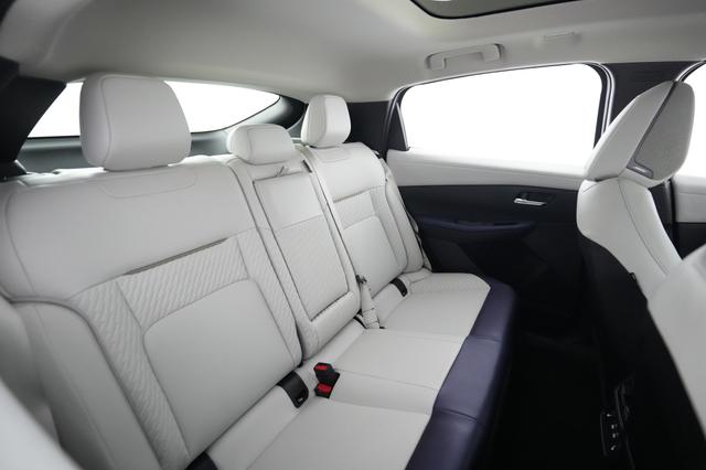 2026 Nissan LEAF — photo 4 of 23