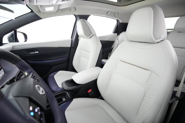 2026 Nissan LEAF — photo 3 of 23
