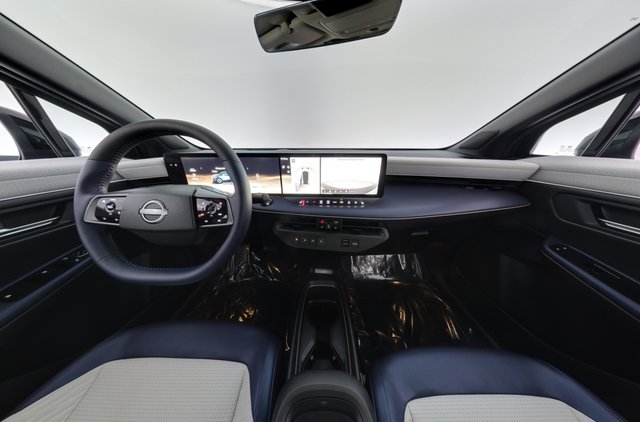 2026 Nissan LEAF — photo 20 of 23