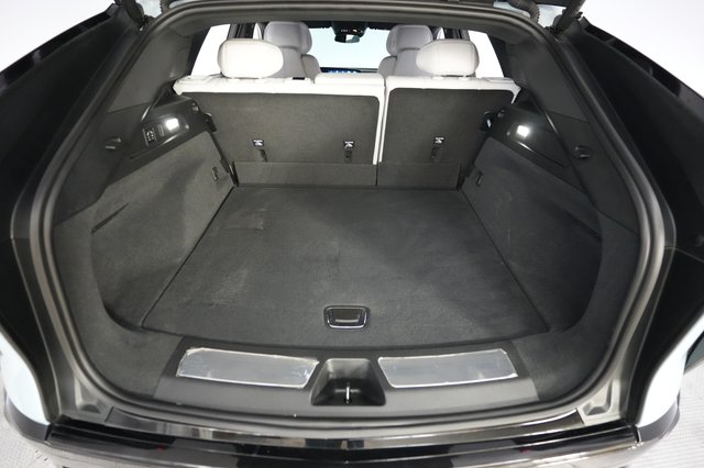 2024 Cadillac Lyriq — photo 6 of 23