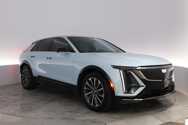 2024 Cadillac Lyriq — photo 10 of 23