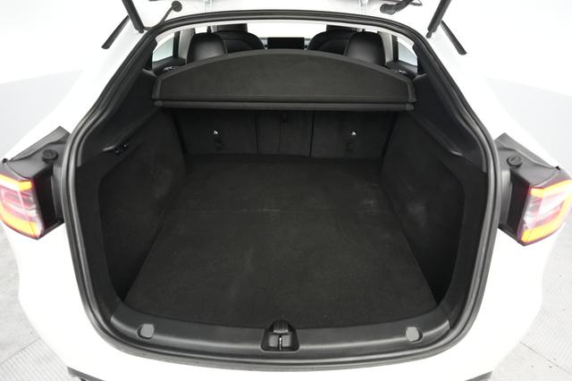2023 Tesla Model Y — photo 6 of 26