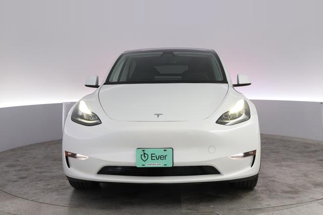 2023 Tesla Model Y — photo 9 of 26