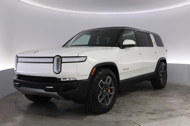 2024 Rivian R1S — VIN 7PDSGABA4RN034600