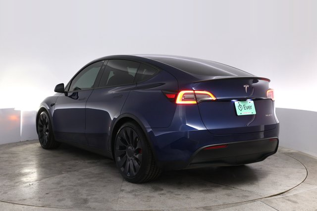2024 Tesla Model Y — photo 13 of 21