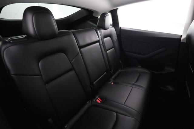 2024 Tesla Model Y — photo 4 of 21