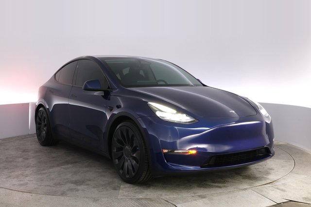 2024 Tesla Model Y — photo 10 of 21
