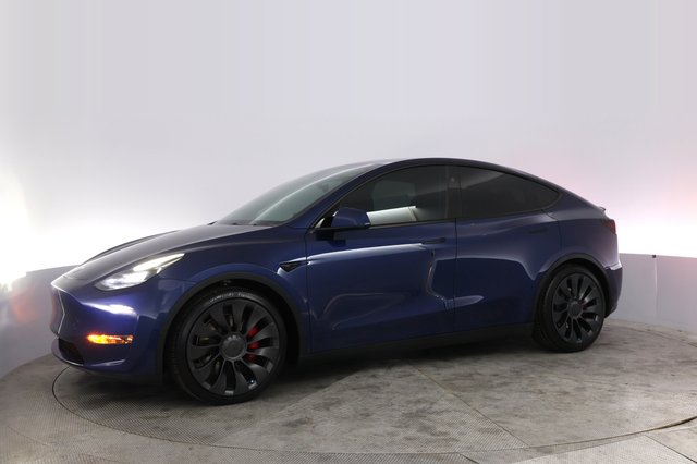 2024 Tesla Model Y — photo 14 of 21