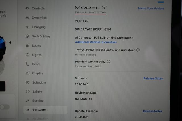 2024 Tesla Model Y — photo 5 of 21