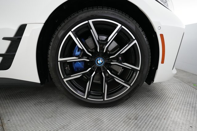 2024 BMW i4 — photo 16 of 20