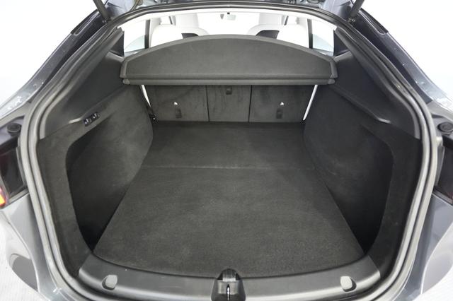 2023 Tesla Model Y — photo 6 of 23