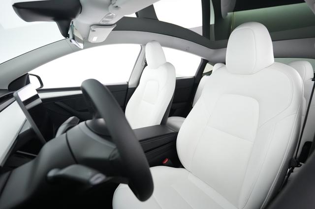 2023 Tesla Model Y — photo 3 of 23