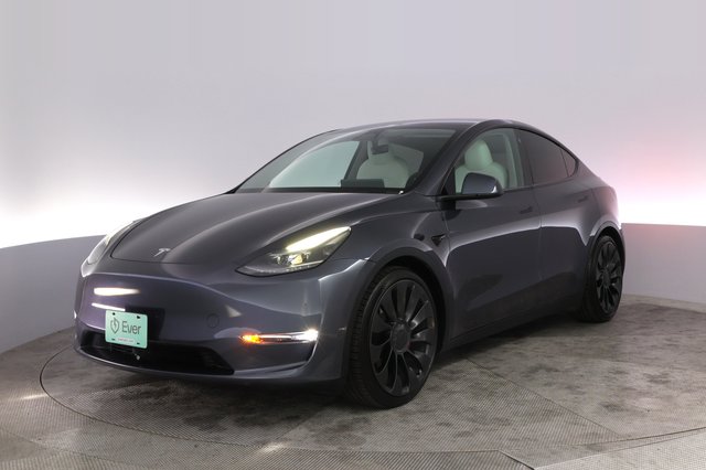 2023 Tesla Model Y — VIN 7SAYGDEF1PF743624