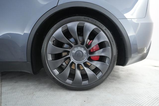 2023 Tesla Model Y — photo 7 of 23