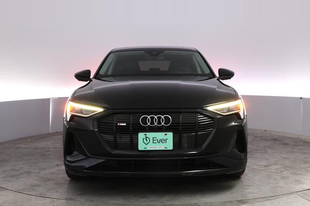 2021 Audi e-tron Sportback — photo 9 of 31