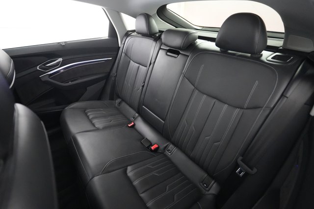 2021 Audi e-tron Sportback — photo 19 of 31