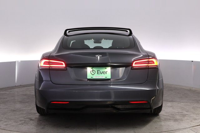 2022 Tesla Model S — photo 12 of 24