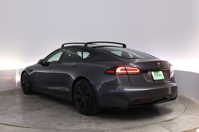2022 Tesla Model S — photo 13 of 24
