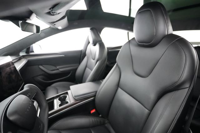 2022 Tesla Model S — photo 3 of 24