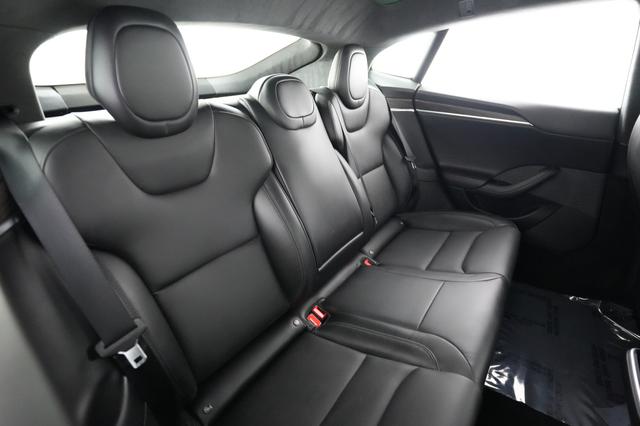 2022 Tesla Model S — photo 4 of 24