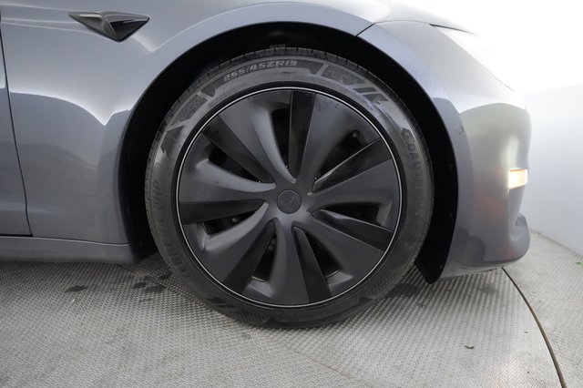 2022 Tesla Model S — photo 16 of 24