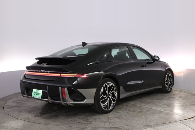2023 Hyundai IONIQ 6 — photo 2 of 25