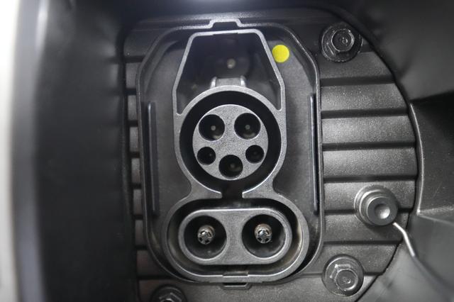 2023 Hyundai IONIQ 6 — photo 8 of 25