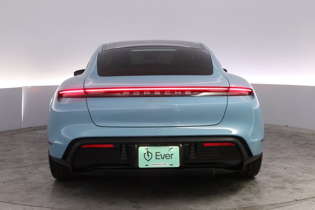 2023 Porsche Taycan — photo 12 of 22