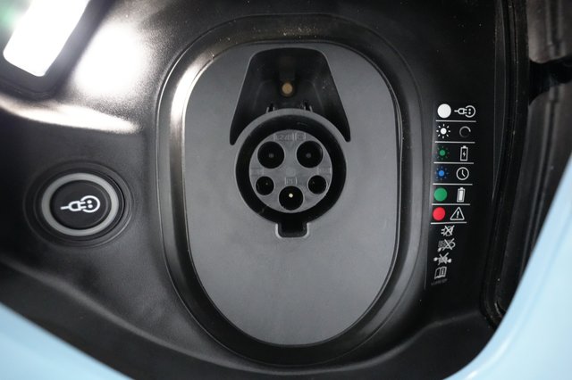 2023 Porsche Taycan — photo 21 of 22